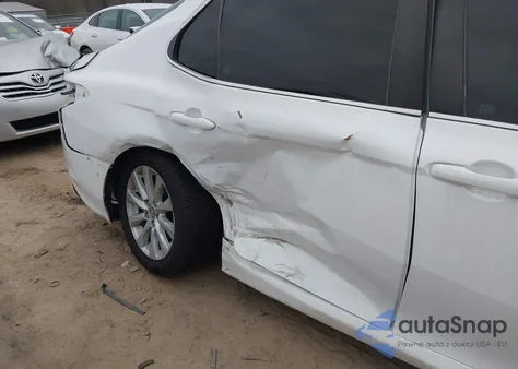 2019 Toyota Camry Le z USA, uszkodzony, nr VIN 4T1B11HK1KU807183